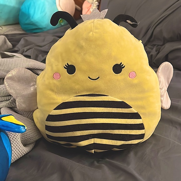 BUMBLEBEE SQUISHMALLOW - Picture 1 of 1